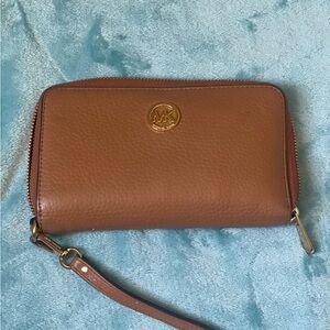 Michael Kors wristlet in Tobacco color with gold hardware